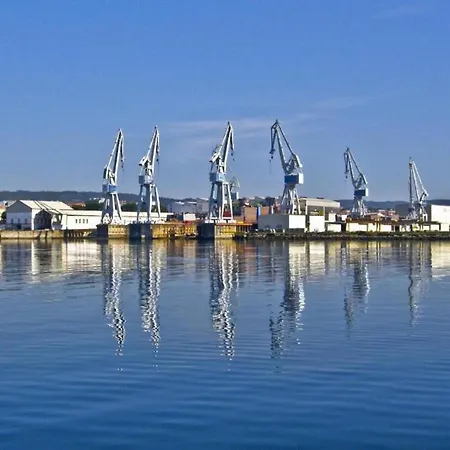 Odeon Πανσιόν Narón